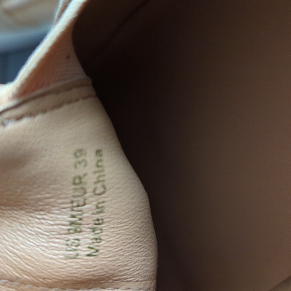 VINCE Slip On Loafers - Picture 14 of 14